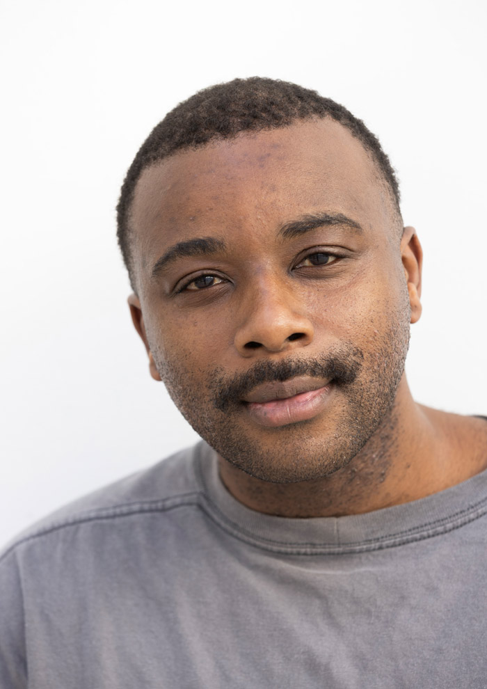 Cedric Mpaka - Kostüme